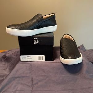 Women’s casual leather loafers